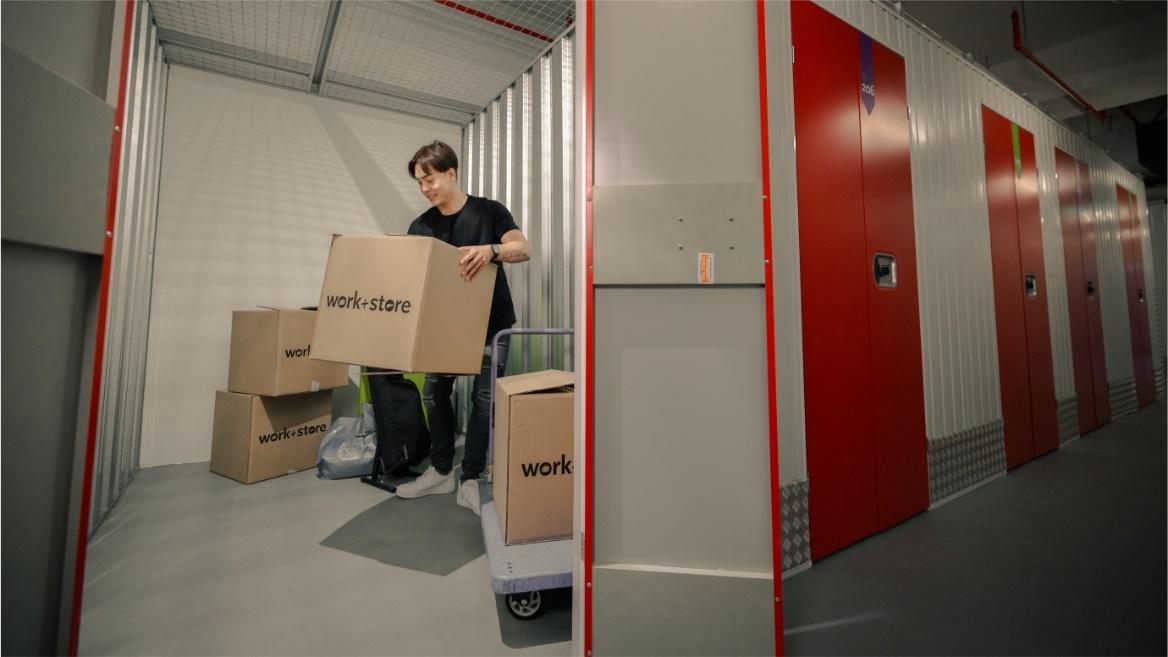 24/7 Access to Self-Storage Unit