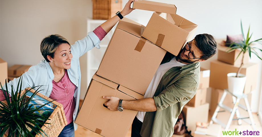 Expats moving storage items to a new home